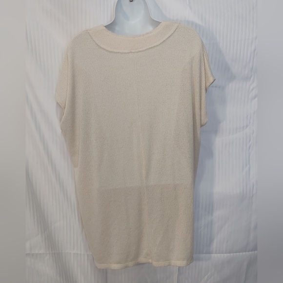 BKE Medium Cream Waffle Knit V-Neck Top - Picture 2 of 3